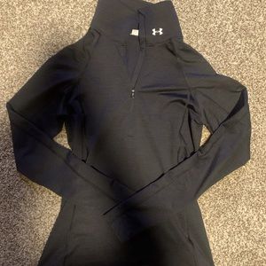 Women’s Under Armour 1/4 Zip. Size Medium. Used Good Condition.